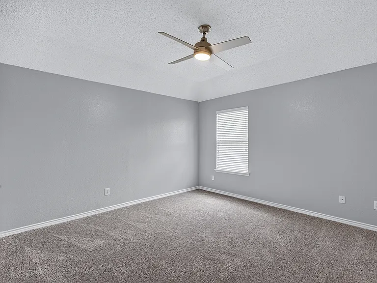 3113 Lochaven Dr — Photo 13