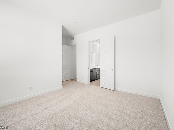 5th image of 10142 Diana Summit St