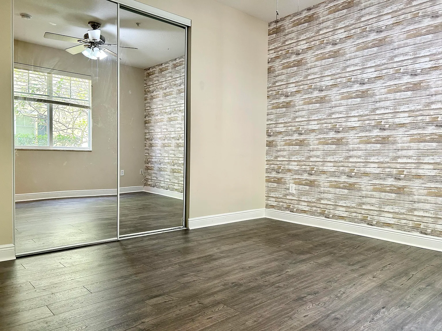 3 bed, 3.5 bath, 2334 sqft, $4,200 — Photo 4