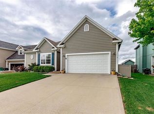 6 Westwood Cir, Ottawa, KS 66067