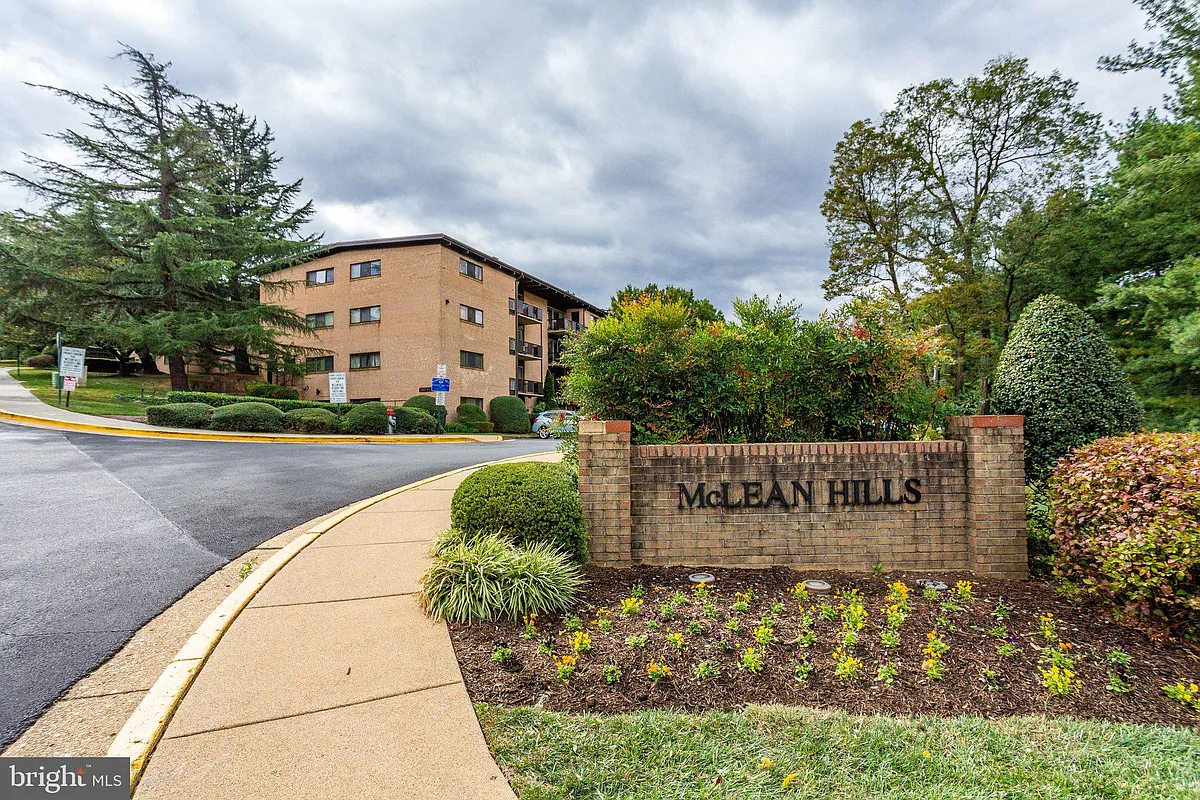 Building Photo - 7839 Enola St #103