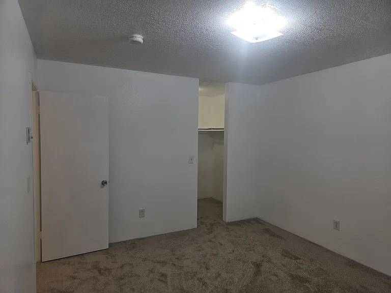 6170 SW Valley Cir — Photo 7