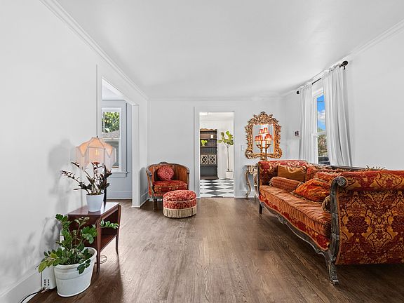 5th image of 801 Hadley Ave