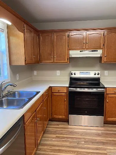 3 bed, 2.5 bath, 1484 sqft, $1,600 — Photo 4
