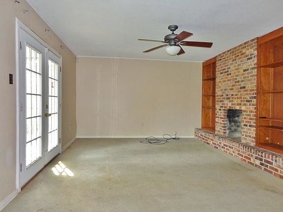 4th image of 140 Cameron Dr