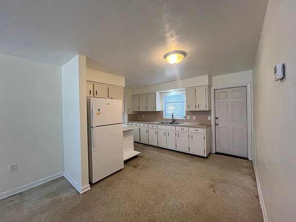 5th image of 485 West Rd APT 1