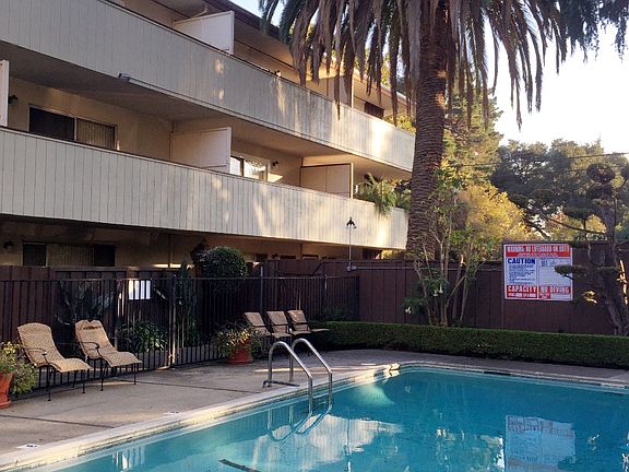 4th image of 1717 Woodland Ave APT 302