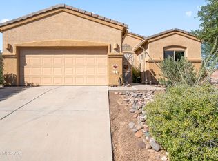 470 W Calle Artistica, Green Valley, AZ 85614