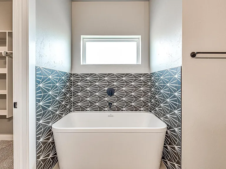 109 Carlow Way — Photo 44