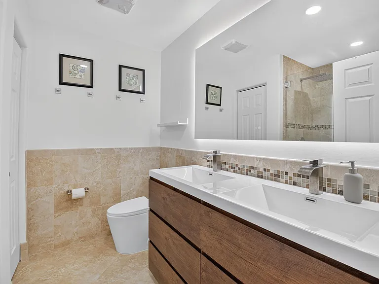 17234 Boca Club Blvd #104 — Photo 31