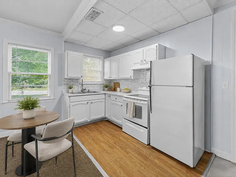 704 Blue Ridge Ave — Photo 3