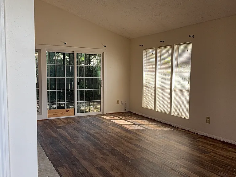 8310 Beechnut St #A — Photo 15