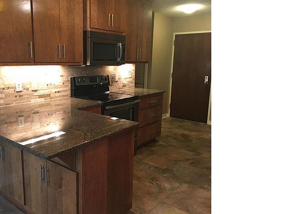 3rd image of 2525 Main St APT 313