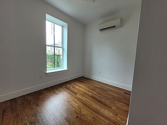4th image of 791 Sterling Pl #3T