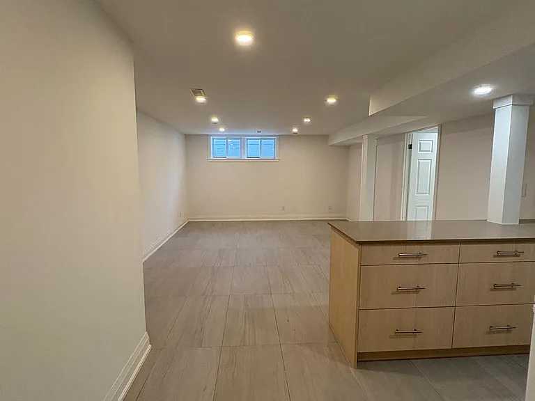 24 Fenelon Dr #BASEMENT — Photo 3