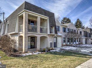 105 Valleybrook Dr, Lancaster, PA 17601