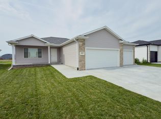 2117 E 41st St, Kearney, NE 68847