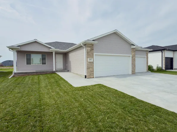 2117 E 41st St, Kearney, NE 68847