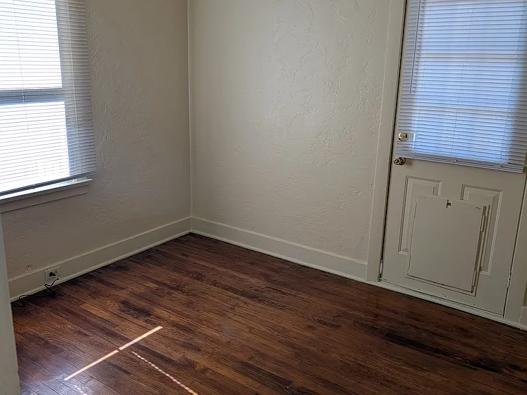 444 Vine St — Photo 6