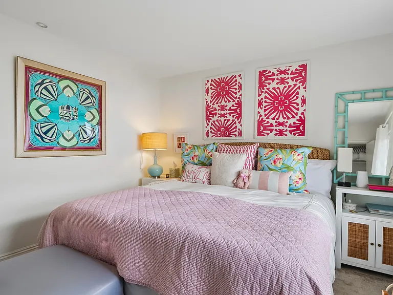 Guest bedroom 2