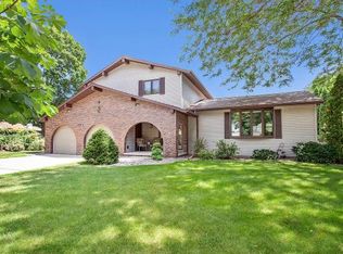 445 Polaris Rd, Green Bay, WI 54302