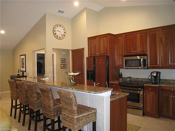 2nd image of 12770 Yacht Club Cir