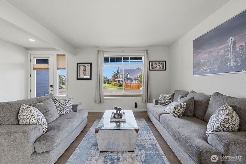 3rd image of 3214 Phillips Avenue
