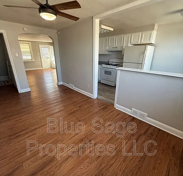 319 S Church St — Photo 8