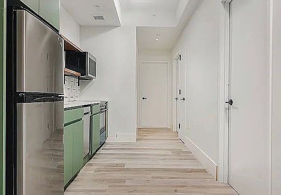 3rd image of 1510 Gates Ave #705