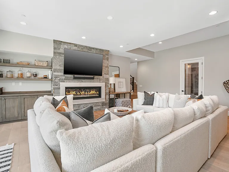 227 N Ibapah Peak Dr — Photo 26