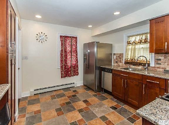 3rd image of 850 N William St