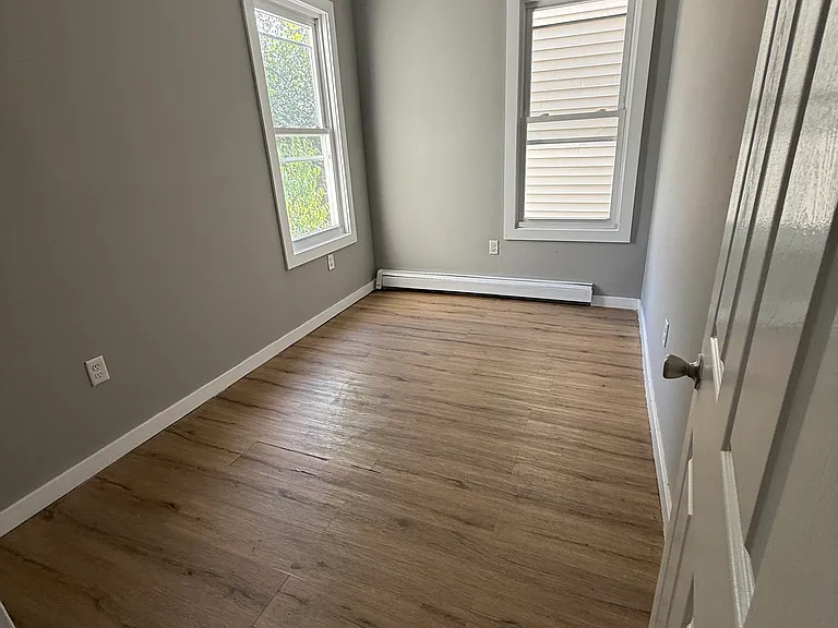 139 N 11th St #2RR — Photo 9