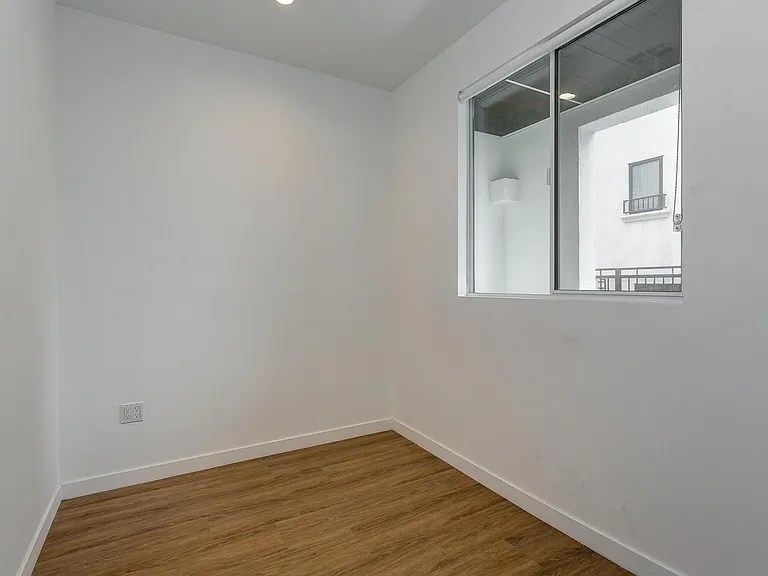 900 Wilshire Blvd #7 — Photo 10