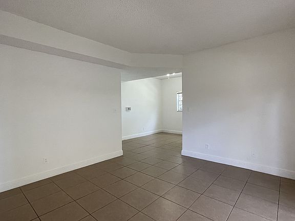 3rd image of 661 Cypress Lake Blvd #I20
