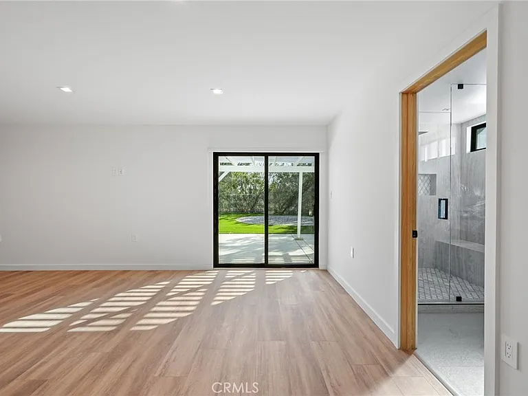 6108 Sadring Ave — Photo 34