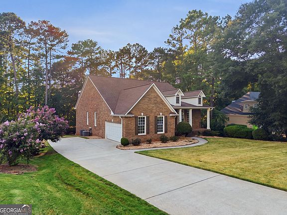 2nd image of 2940 Weatherstone Cir SE