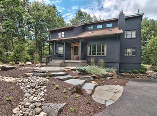 159 White Tail Ln, Long Pond, PA 18334
