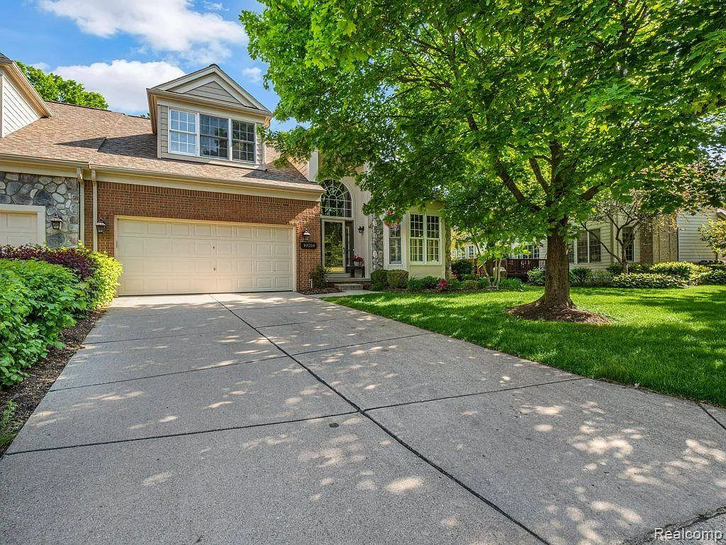 39718 Dun Rovin Dr photo 1