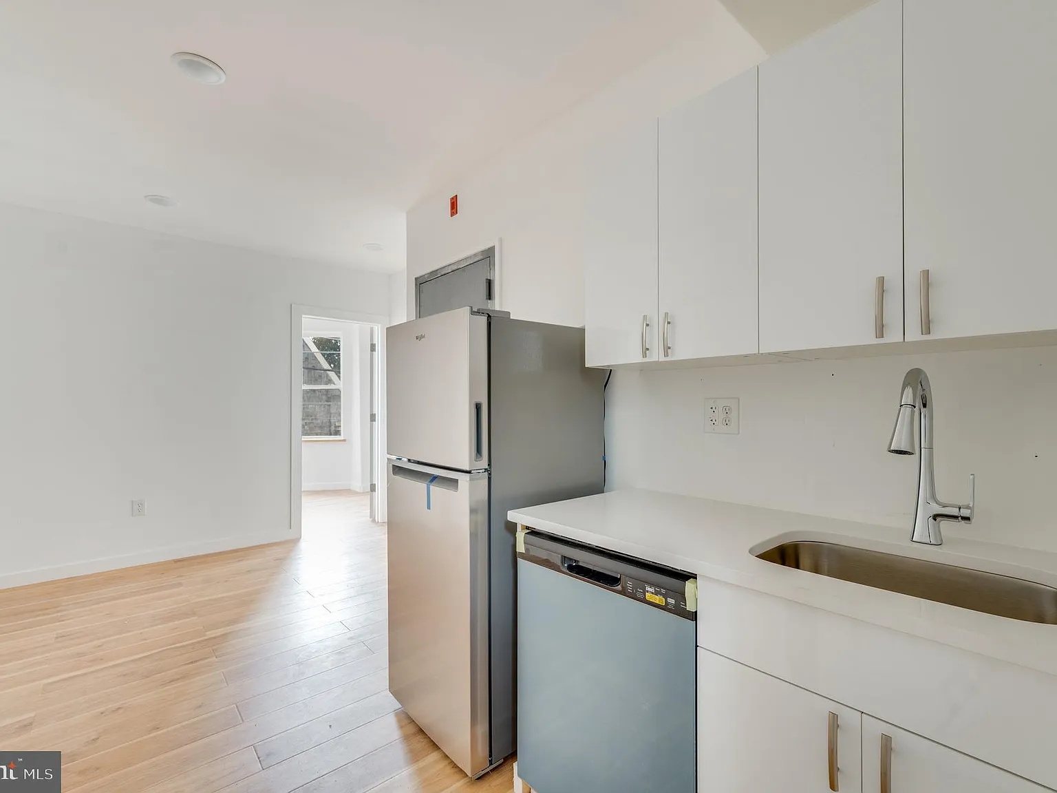 1 bed, 2139 sqft, $875 — Photo 1