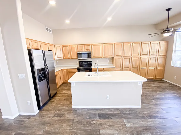 3918 E Juanita Ave — Photo 9