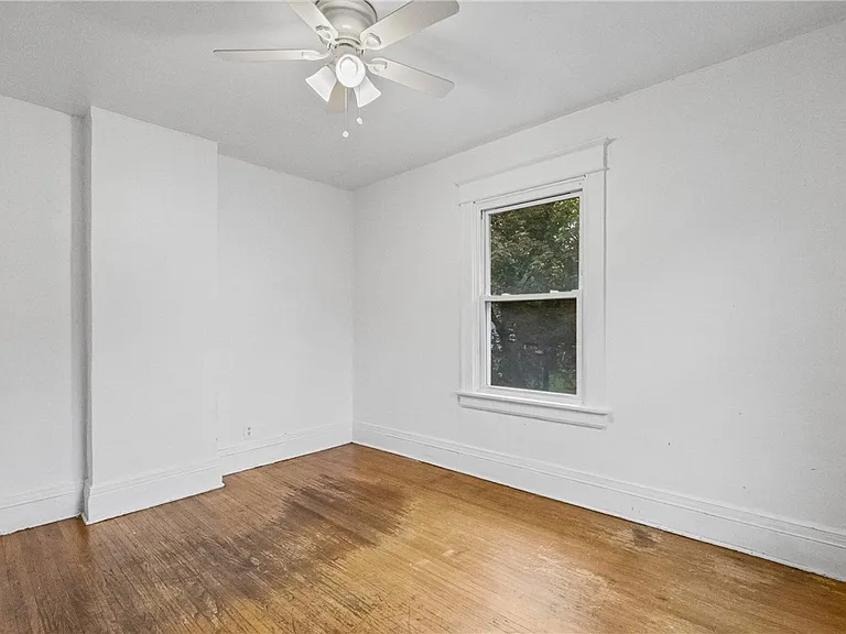 98 Ackerman St — Photo 16
