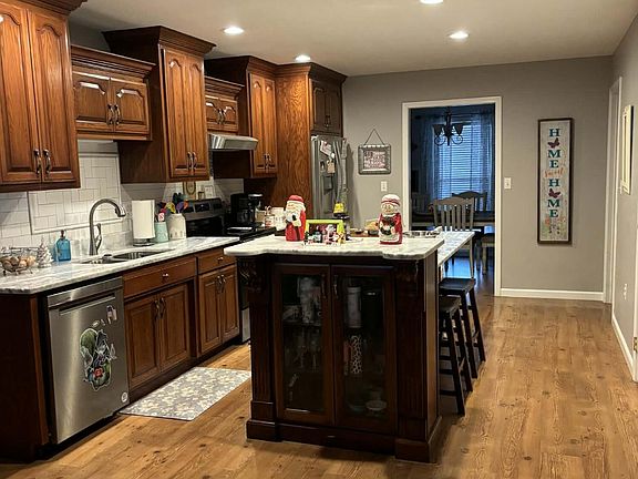 3rd image of 48 Charlie Morris Rd