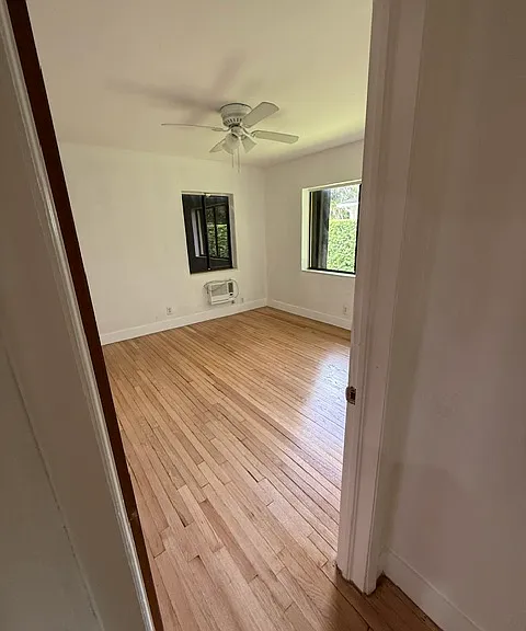 1545 Mantua Ave — Photo 14