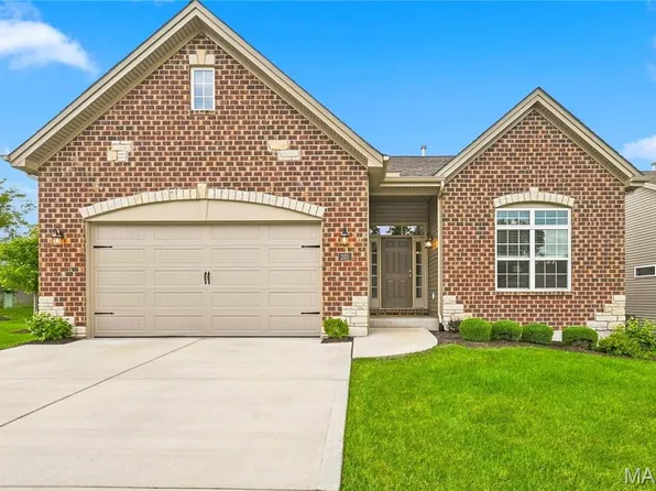201 Keaton Woods Dr, O'Fallon, MO 63368