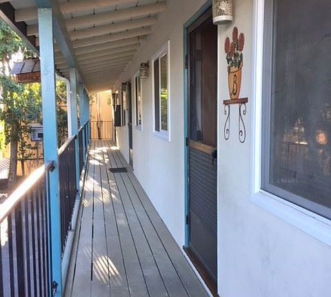 3rd image of 444 Laurel St APT B