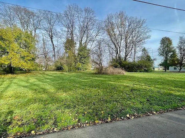 442 Hillcrest Ave photo 1