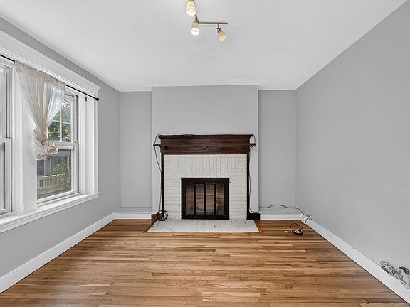 2nd image of 11 Vinal St APT 5