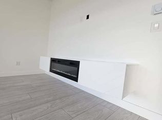 18811 72nd Ave #207, Surrey, BC V4N 6W7