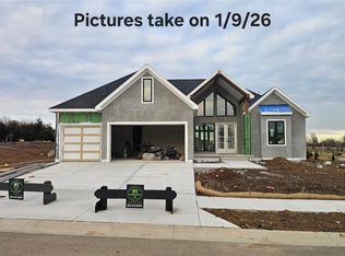 23920 W 112th Ter, Olathe, KS 66061