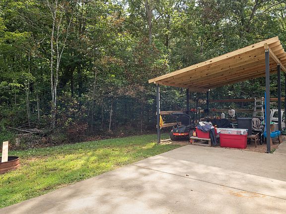 5th image of 318 Lucas Ridge Ln